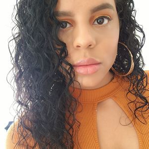 Meet your Posher, Dee